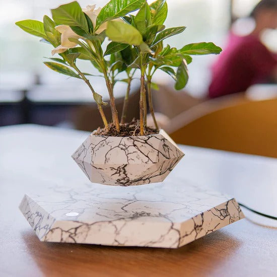 Levitating - Magnetic Floating Marble Pot ©